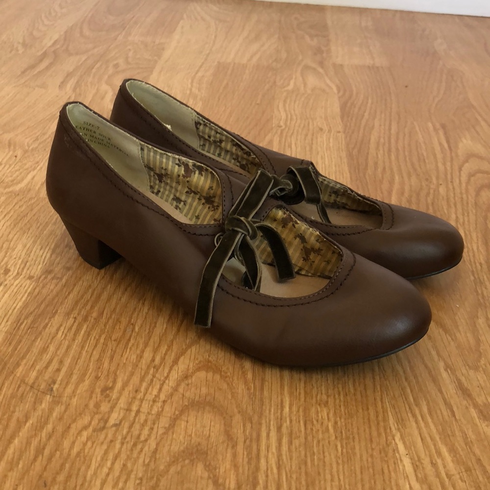 ModCloth Restricted Brown Mary Jane Heels - Size 7